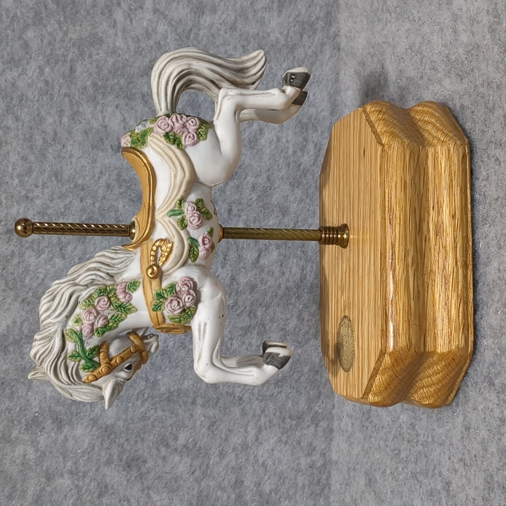 Westland Carousel Horse 2298/9000 Music Box limited edition